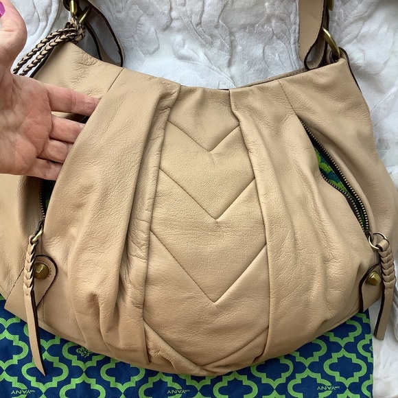 EUC Oryany leather satchel purse shoulder sand/bone concealed - Picture 15 of 17